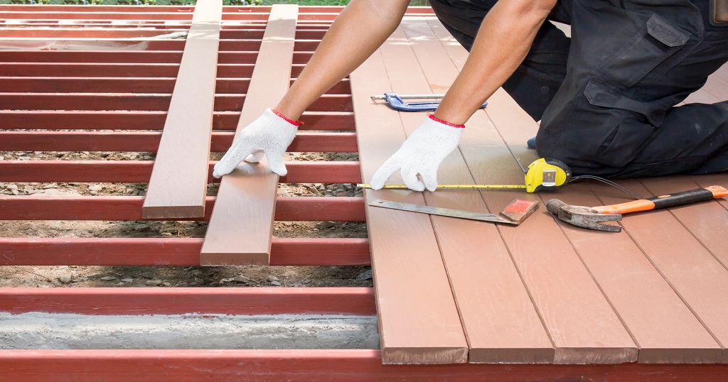 You are currently viewing Why Hiring a Professional for Deck Installation in Rochester NY is Essential