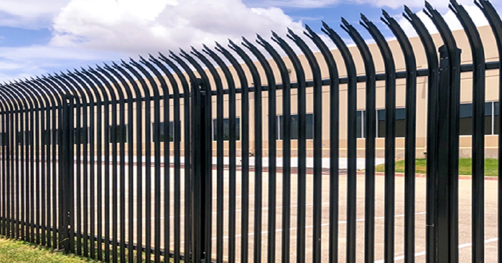 Choosing the Right Commercial Fence Company in Pittsford NY: What to Look For